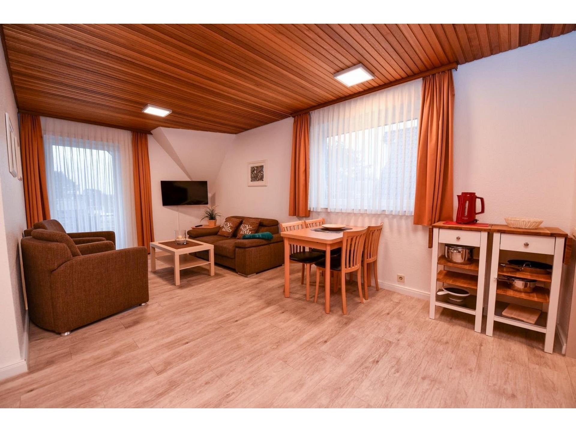 Ferienwohnung  NW 37 mit Balkon Foto 3